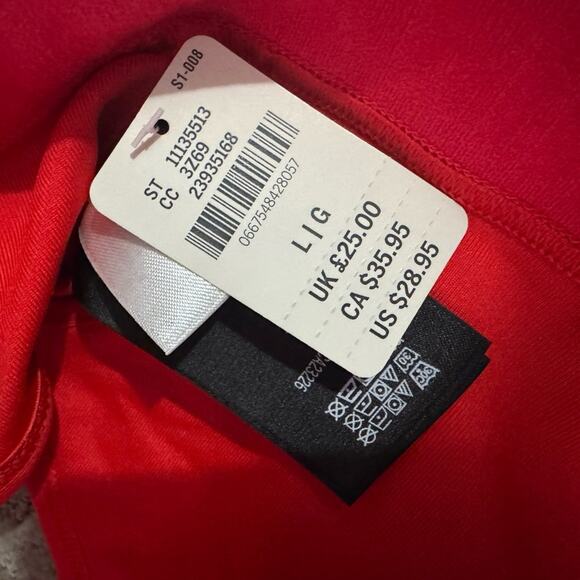 Brand new VS sports bra - Picture 3 of 3